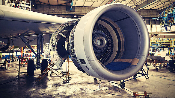 Referenz Lufthansa Technik: Reporting-Plattform für Flugzeugwartung und Predictive-Maintenance-Analysen Erfahren Sie mehr über die LHIND Kundenreferenz Lufthansa Technik: Reporting-Plattform für Flugzeugwartung und Predictive-Maintenance-Analysen