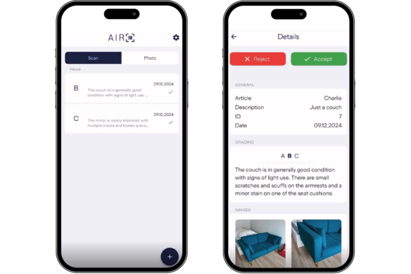 Darstellung zweier Smartphone-Screens auf denen die AIRO Retourenmanagement-App zu sehen ist. Der linke Bildschirm zeigt eine Übersichtsliste mit gescannten Artikeln, sortiert nach Datum, jeweils mit kurzer Zustandsbeschreibung und Statussymbolen. Der rechte Bildschirm zeigt die Detailansicht eines ausgewählten Artikels mit Schaltflächen zum Annehmen oder Ablehnen, Angaben zum Artikel, einer textlichen Zustandsbewertung sowie Fotos des betreffenden Produkts.